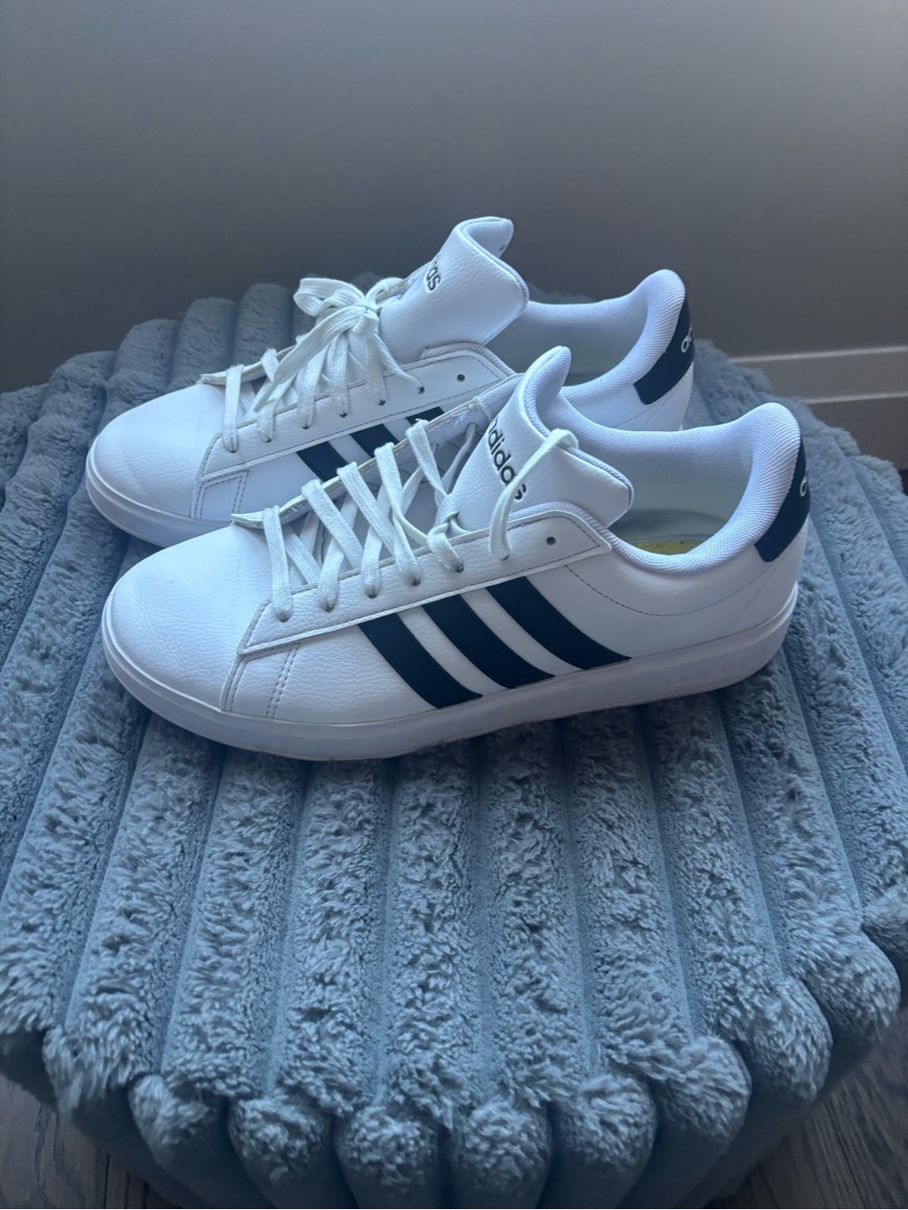 Adidas White Black 3 Stripe Men’s Sneakers Size 10.5